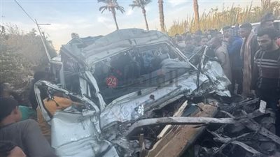 وفيات ومصابون في تصادم تريلا وميكروباص على طريق أسيوط الزراعي
