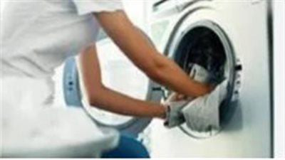 كانت بتغسل الملابس.. مصرع سيدة وحفيدتها بصعق كهربائي في الفيوم | بث مباشر