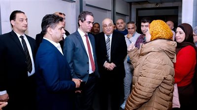 رئيس الهيئة الوطنية للإعلام يجري جولة في ستديوهات ومكتبات الإذاعة المصرية