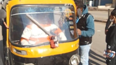 ضبط 10 مركبات توك توك تسير عكس الاتجاه بقطاع المنيب بالجيزة| صور