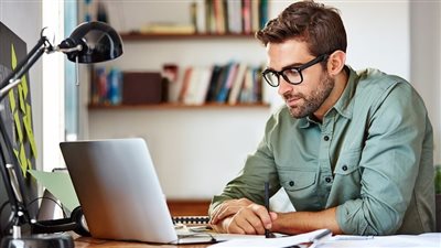 هل العمل الرقمي يؤثر على الصحة؟.. دراسة تجيب