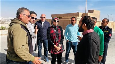 رئيسة جهاز مدينة السويس الجديدة تبحث تطوير المنطقة الحرة بالحي الصناعي الأول