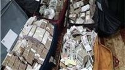 أخفوها في تجارة السيارات والذهب.. القبض على 3 متهمين بغسل 17 مليون جنيه من الاستيلاء على الأموال العامة
