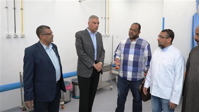 محافظ أسوان يطمئن على تقديم الخدمات الطبية والعلاجية بمستشفى دراو المركزي 