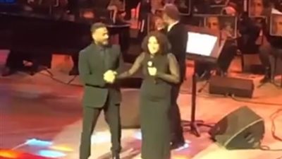 خلال حفل تكريم والدها بدار الأوبرا.. تامر حسني يحقق أمنية محمد رحيم بعد وفاته ويقدم ديو غنائي مع ابنته| بث مباشر