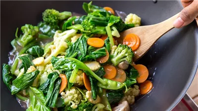 السبانخ أبرزها.. عزز صحتك بعد سن الثلاثين بهذه الخضروات الغنية بالعناصر الغذائية