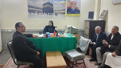 مدير إدارة طما الأزهرية بسوهاج تناقش استعدادات المعاهد لـ امتحانات الفصل الدراسي الأول 