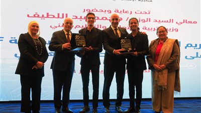 بحضور الوزير السابق والحالي.. التعليم تكرم الطلاب الفائزين في مسابقة ISEF