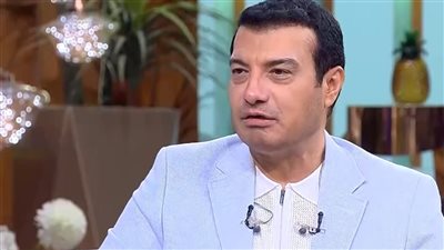 إيهاب توفيق: اشتغلت معيد في الجامعة قبل الغناء.. ومريت بقصة حب قاسية