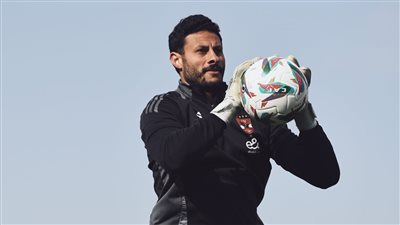 محمد الشناوي حارس الأهلي يتماثل للشفاء ويلحق بمعسكر منتخب مصر