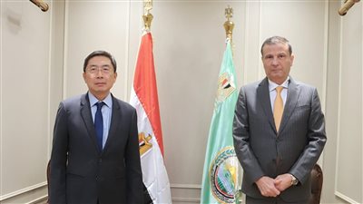 سفير سنغافورة لوزير الزراعة: نرغب في زيادة استيراد الخضراوات والدواجن من مصر