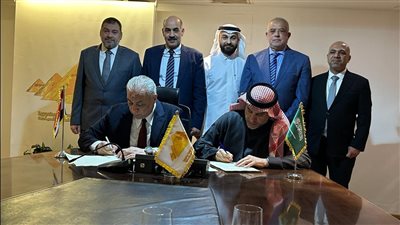 مخيمات مقاومة للحرائق.. غرفة الشركات توقع عقد تقديم خدمات الطوافة لحجاج السياحة | صور 