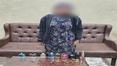 خانت الأمانة.. ضبط أجنبيه لاتهامها بسرقة مشغولات ذهبية من محل عملها بالزيتون