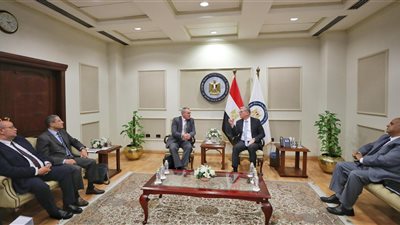 البترول: كايرون إنرجي تخطط للاستحواذ على مناطق امتياز جديدة بمصر.. وتكثيف عمليات البحث وصيانة الآبار