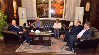 إهداء الدورة الـ14 من مهرجان الأقصر للسينما الإفريقية لروح عاطف بشاي.. وتكريم خالد النبوي