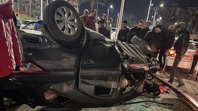 بسبب السرعة الزائدة.. انقلاب سيارة بشارع محمد علي ببورسعيد بعد تصادمها مع أخرى وعامود إنارة