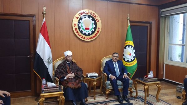 محافظ الدقهلية يستقبل