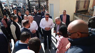 وزير الصحة يوجه بسرعة التعامل مع حالات الطوارئ لحين انتهاء إجراءات دخول المريض بمستشفى تأمين بني سويف