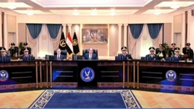 الرئيس السيسي يجري حوارا مع طلبة أكاديمية الشرطة تناول الأوضاع الداخلية والإقليمية