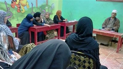 القومي للمرأة بأسوان يواصل تنظيم جلسات الدوار للتوعية المجتمعية بقرى المبادرة الرئاسية