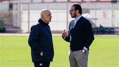 اجتماع بين جروس وطبيب الزمالك على هامش مران اليوم