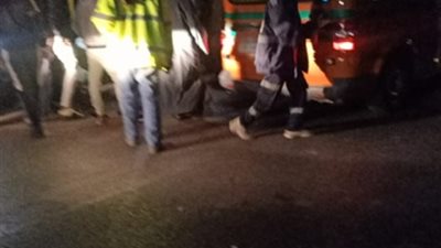 مصرع شخص وإصابة آخر في حادث تصادم سيارة نقل وتوك توك في الأقصر