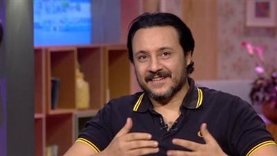 محمد صلاح آدم ينتقد دخول البلوجرز لمجال التمثيل: خريجي معهد الفنون قاعدين في البيت