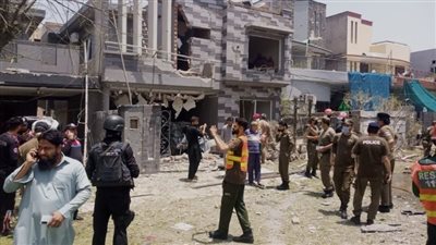 مقتل 16 وإصابة 8 أشخاص من أفراد الشرطة الباكستانية في هجوم مسلح شمال البلاد