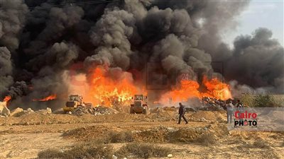 رغم مرور 7 ساعات.. محاولات للسيطرة على حريق مصنع بالعاشر من رمضان وارتفاع المصابين إلى 17 شخصًا