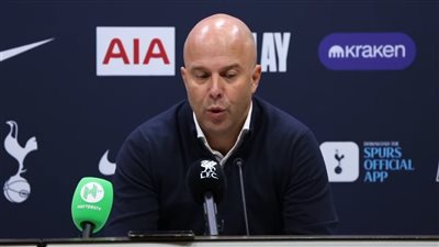 آرني سلوت: يعجبني أداء محمد صلاح مع الفريق.. وهو من أفضل لاعبي العالم 