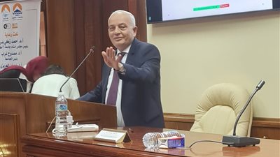 وزير التعليم السابق: الذكاء الاصطناعي ليس بديلًا عن المعلم