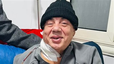 زوجة حسن إش إش بعد إصابته بورم في الغدد: استقبل الخبر بالقرآن والصلاة