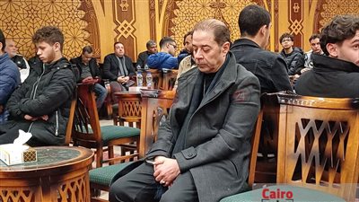 أشرف زكي ومدحت صالح أول الحضور في عزاء محسن التوني عميد معهد السينما الأسبق بمسجد الشرطة بالشيخ زايد