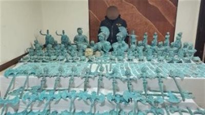 التحقيق مع المتهمين بحيازة 448 قطعة أثرية من العصر اليوناني والروماني بالإسكندرية