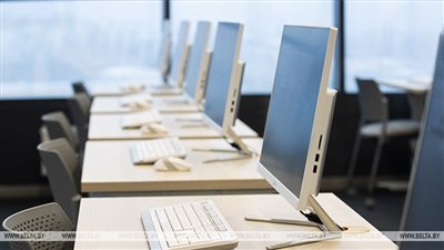 بيلاروسيا تعتزم تطبيق التأشيرات الإلكترونية لـ67 دولة بداية من مارس 2025 