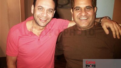 الراحل محمد رحيم تمنى يشوف طرحها للجمهور.. الشاعر محمود صلاح يكشف كواليس أغنية فوق القمر من ألبوم مصطفى قمر الجديد