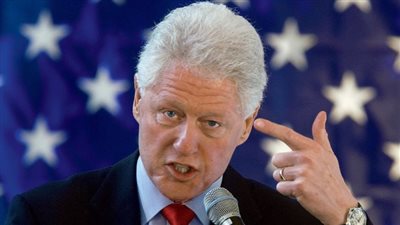  بسبب إصابته بحمى.. نقل الرئيس الأمريكي الأسبق بيل كلينتون للمستشفى 