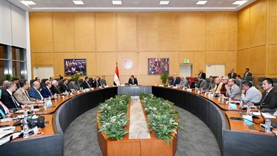 خلال اجتماعه بالمستثمرين.. وزير الإسكان يصدر تكليفات عاجلة بإزالة المعوقات أمام الاستثمار بالمدن الجديدة