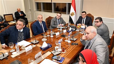 وزير الإسكان: تنفيذ مجمعات خدمية متنوعة لخدمة الجامعتين الأهلية والتكنولوجية ببورسعيد الجديدة 