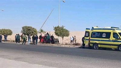 بسبب السرعة الزائدة.. انقلاب سيارة ملاكي في المنيا الجديدة