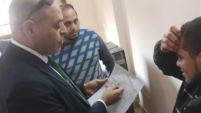 وزير العمل يستجيب لطلب مواطن من ذوي الهمم بتوفير وظيفة له.. ويتدخل لحل مشكلة 9 عاملين بشركة خاصة