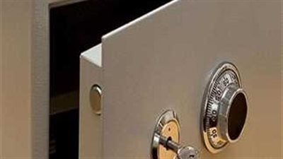 محل عمل إحداهما.. ضبط المتهمتين بسرقة مبالغ مالية أجنبية من شقة سكنية في المعادي