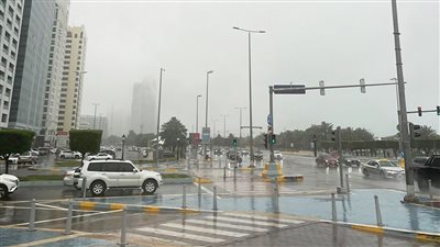 الطقس في الإمارات.. أمطار متوقعة وانخفاض بدرجات الحرارة