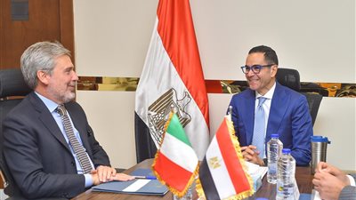 وزير الاستثمار يستقبل السفير الإيطالي بالقاهرة لبحث سبل تعزيز العلاقات الاقتصادية المشتركة بين البلدين
