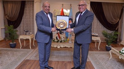 توقيع عقد إنشاء مشروع صناعي مشترك للألواح الشمسية بين العربية للتصنيع وكبرى الشركات السويدية