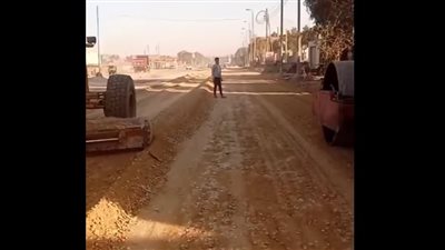 محافظة الجيزة: تنفيذ مشروع توسعة ورصف طريق عرب أبو ساعد بالصف| صور