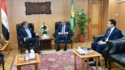 محافظ الفيوم يبحث مع سفير البوسنة تعزيز سبل التعاون في قطاعات النباتات الطبية والعطرية والحرف اليدوية