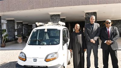 محافظ أسوان يتفقد أول سيارة خفيفة من تصنيع الإنتاج الحربي يتم ترخيصها على مستوى الجمهورية