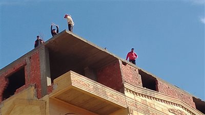 جهاز 6 أكتوبر يزيل 10 مخالفات بناء بمناطق متفرقة.. ويتحفظ على 24 توكتوك وتروسيكل