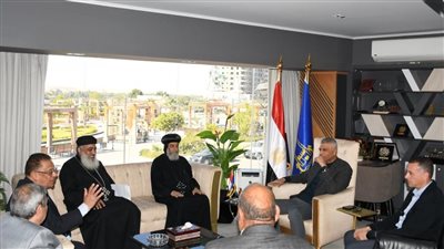 محافظ أسوان يستقبل الأنبا بيشوي: المرحلة الحالية تتطلب المزيد من التكاتف للنهوض بوطننا الغالي
